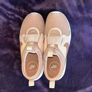 Nike no tie sneakers